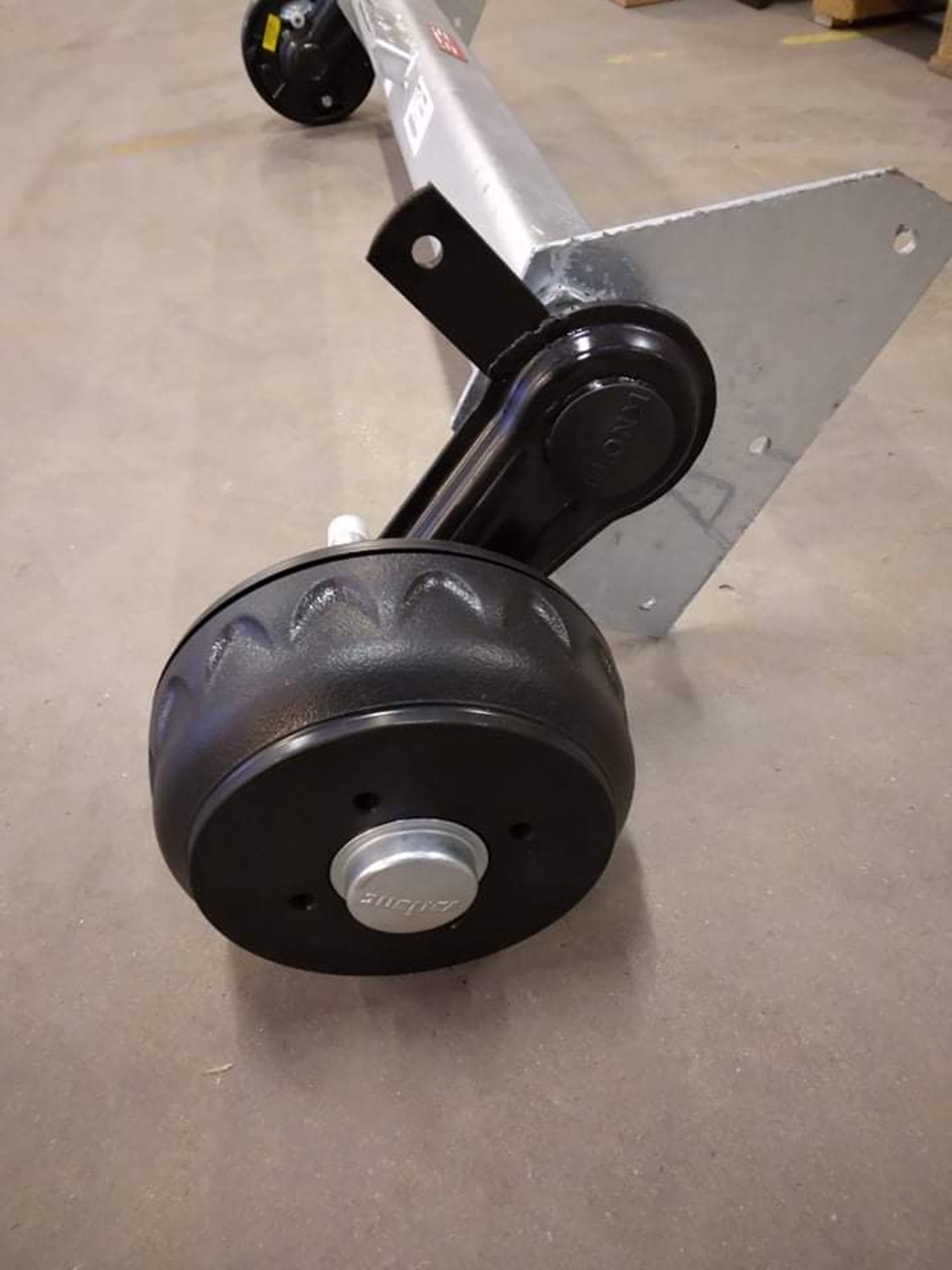 AKSEL KNOTT 1000KG 4HULS 1240/1675 1005/244-305CV